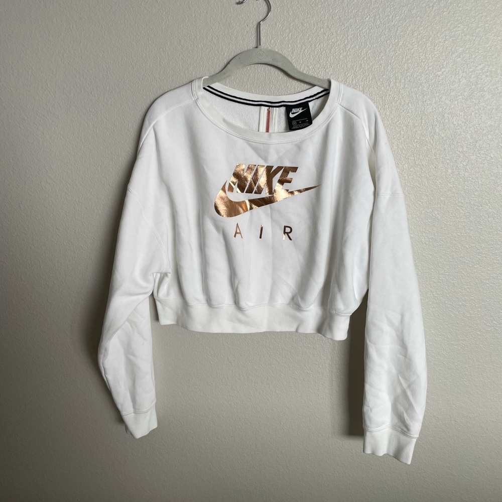 Rose gold and white Nike cropped crew neck